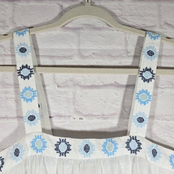 M Love By Gap White Embroidered Square Neck Tank Top Blue Accents Womens Size XS - Picture 2 of 10